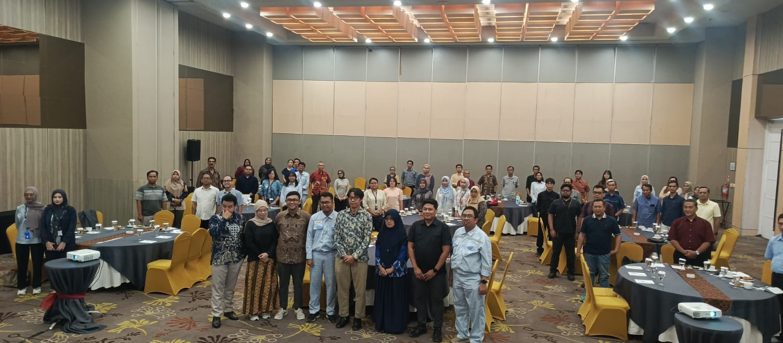 DLH Kota Semarang dan PT DESI Gelar Sosialisasi SIGAP Limbah B3 bagi Pelaku Usaha