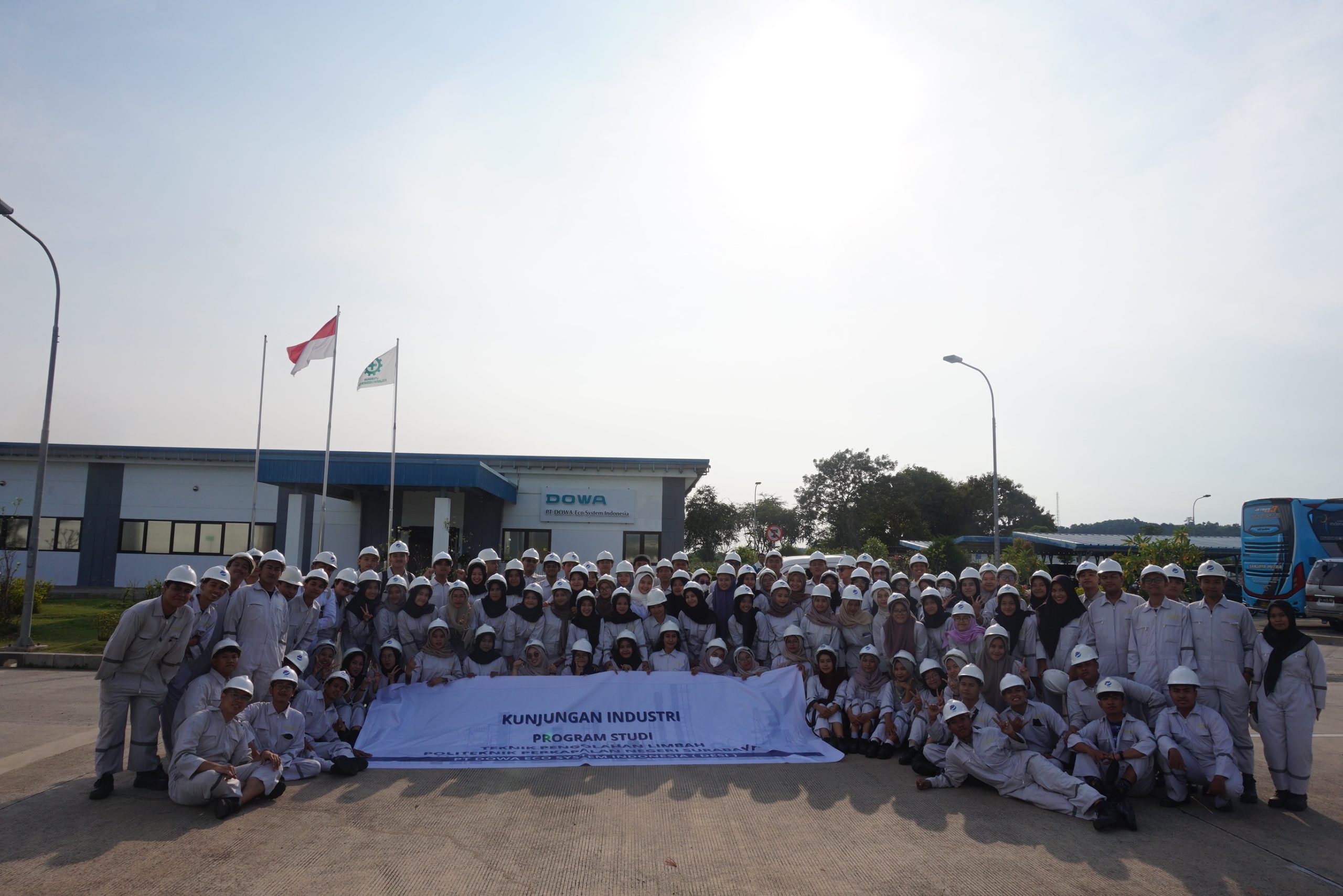 Kunjungan Studi Kampus PPNS ke PT DESI: Menggali Inovasi Pengelolaan Limbah pada 8 Mei 2025