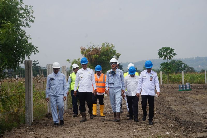 Yuhronur Efendi melakukan kunker pt dowa eco system indonesia landfill wwtp perusahaan pengolahan limbah PT DESI Lamongan