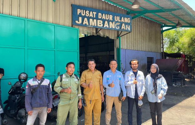 Kunjungan PT DESI ke Pusat Daur Ulang Jambangan Surabaya: Membangun Komitmen Lingkungan Bersama