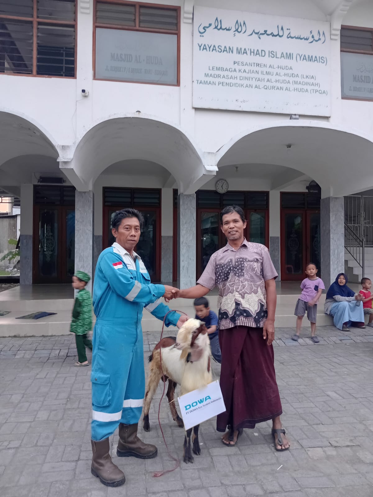CSR Idul Adha PT DOWA Eco System Indonesia